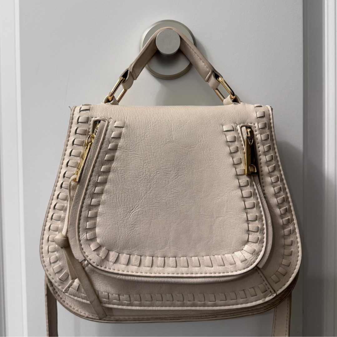 Ultra-lepící háček na přísavku, který lze podle potřeby přemístit